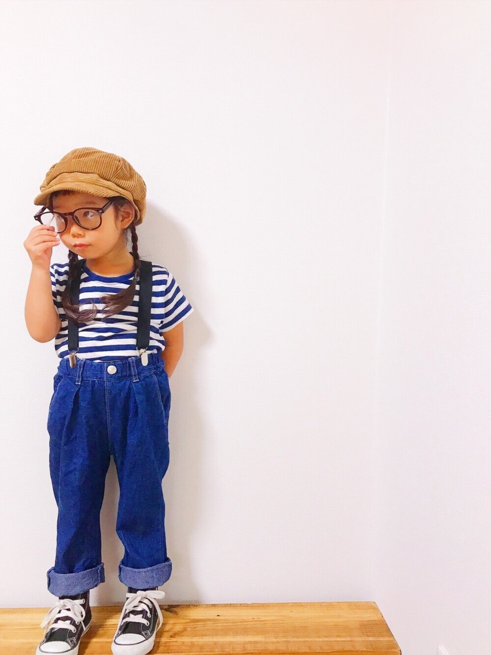 「キッズファッション、シンプルコーデ、秋コーデ、プチプラコーデ、カジュアル、デニム、3歳、３歳女の子」｜「apres les coursのラップデニムパンツ 9分丈（デニムパンツ、ブルー系）」を使った、hiii-naさん（キッズ・90cm）の秋コーディネートの1枚目の写真