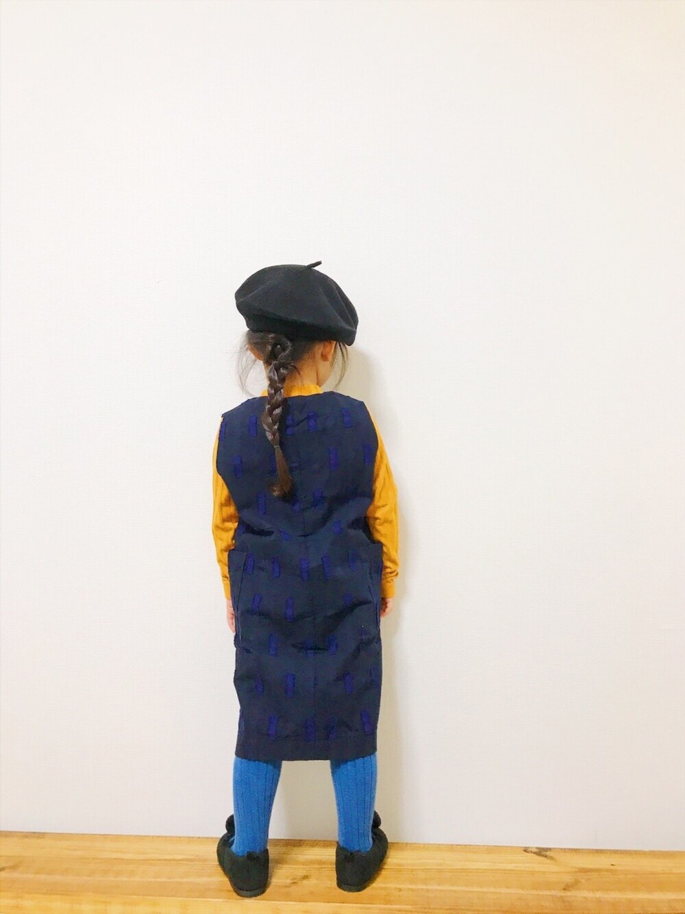 「キッズコーデ、秋のコーデ、女の子、kids、シンプル、プチプラ、マスタード、3歳、３歳女の子」｜「apres les coursのアイテム（ワンピース/ドレス、その他）」を使った、hiii-naさん（キッズ・90cm）の秋コーディネートの1枚目の写真