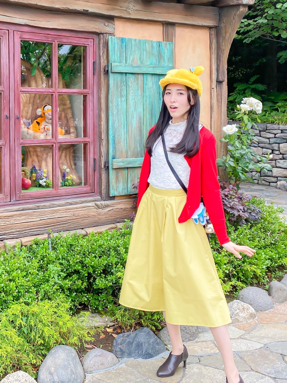 「ディズニー、ディズニーコーデ、ディズニーランド、ディズニーバウンド、バウンドコーデ、松姫みか、プーさんコーデ、くまのプーさん、プーさんバウンド」｜「GUのアイテム（スカート、イエロー系）」を使った、あかり❤️⭐️さん（レディース・162cm）の春コーディネートの1枚目の写真