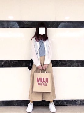 「秘密島のアイテム（シャツ/ブラウス、ホワイト系）」を使った、Lily さん（レディース・167cm）の秋コーディネート