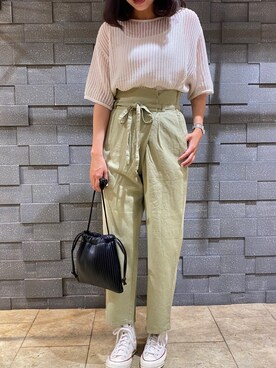 「LOWRYS FARM（ローリーズファーム）のアイテム（ニット/セーター、ホワイト系）」を使った、Lily さん（レディース・167cm）の夏コーディネート