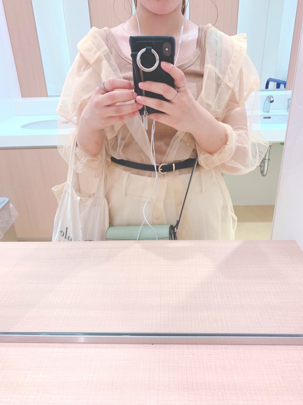 「ベージュコーデ、チュールシャツ、オーガンジー、シースルー、透け感、ZARA、ｼｰｽﾙｰｼｬﾂ」｜「ZARAのアイテム（シャツ/ブラウス、ベージュ系）」を使った、なーさんさん（レディース・153cm）の夏コーディネートの1枚目の写真