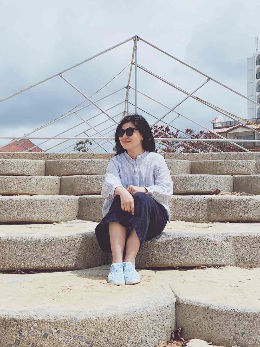 「Okinawa」｜「MUJI Laboのアイテム（シャツ/ブラウス、シルバー系）」を使った、白日梦游さん（レディース・165cm）の秋コーディネートの1枚目の写真