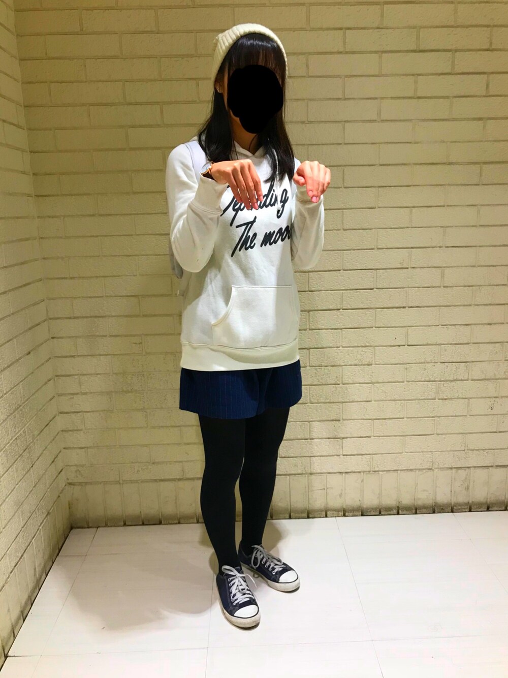 「wearhalloween2017、秋のコーデ、大人カジュアル、休日スタイル、シンプル、ゆるコーデ、ハロウィン、ショーパン、パーカー、デート」｜「しまむらのアイテム（パーカー、ホワイト系）」を使った、バッシーさん（レディース・158cm）の秋コーディネートの1枚目の写真