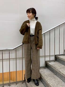 「白ニット」｜「アイテム（ムートンコート）」を使った、てらさんさん（レディース・157cm）の秋コーディネート