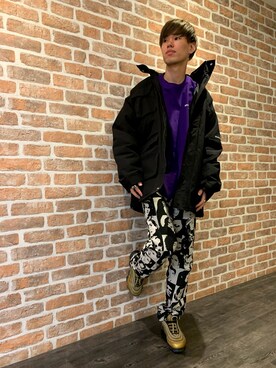 「whiteland」｜「アイテム（ミリタリージャケット）」を使った、山田 統生さん（メンズ・182cm）の秋コーディネート