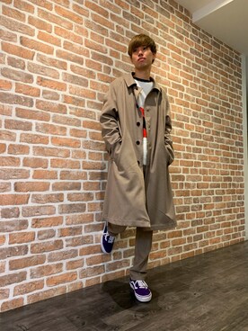「WHITELAND BLACKBURN」｜「アイテム（トレンチコート）」を使った、山田 統生さん（メンズ・182cm）の秋コーディネート