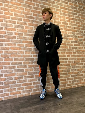 「DANKE SCHON（ダンケシェーン）のアイテム（チェスターコート）」を使った、山田 統生さん（メンズ・182cm）の秋コーディネート