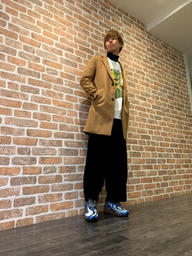 「DANKE SCHON（ダンケシェーン）のアイテム（チェスターコート）」を使った、山田 統生さん（メンズ・182cm）の冬コーディネート