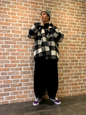 「L.H.P（エルエイチピー）のアイテム（パンツ）」を使った、山田 統生さん（メンズ・182cm）の冬コーディネート