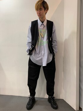 「WHITELAND（ホワイトランド）のWHITELAND/ホワイトランド/CARGO VEST（ベスト）」を使った、山田 統生さん（メンズ・182cm）の春コーディネート