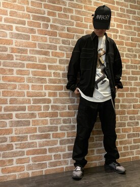 「AZSのアイテム（キャップ）」を使った、山田 統生さん（メンズ・182cm）の春コーディネート