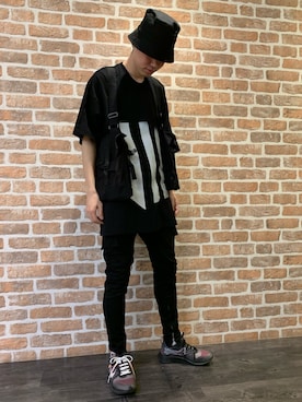「NILoS（ニルズ）のアイテム」を使った、山田 統生さん（メンズ・182cm）の春コーディネート