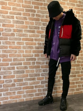 「パープル×黒」｜「アイテム（ブルゾン）」を使った、山田 統生さん（メンズ・182cm）の秋コーディネート