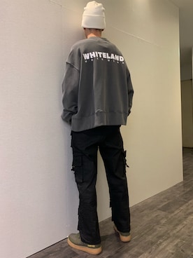 「WHITELAND（ホワイトランド）のアイテム（スウェット）」を使った、山田 統生さん（メンズ・182cm）の冬コーディネート