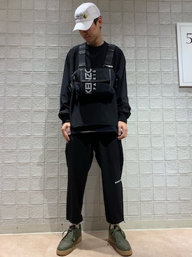 「白キャップ」｜「アイテム（スウェット）」を使った、山田 統生さん（メンズ・182cm）の春コーディネート
