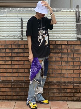 「REPRESENT（リプレゼント）のアイテム（トップス）」を使った、山田 統生さん（メンズ・182cm）の春コーディネート