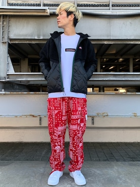 「NIKE（ナイキ）のアイテム（ブルゾン）」を使った、山田 統生さん（メンズ・182cm）の秋コーディネート