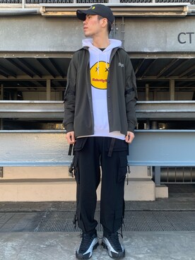 「DANKE SCHON（ダンケシェーン）のDankeSchon/ダンケシェーン/撥水ストレッチナイロンカーゴシャツ（シャツ/ブラウス）」を使った、山田 統生さん（メンズ・182cm）の冬コーディネート