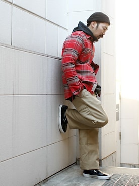 「Carhartt（カーハート）のアイテム（パーカー）」を使った、中井　皓次さん（メンズ・166cm）の冬コーディネート