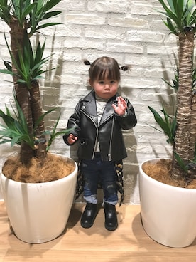 「petit main（プティマイン）のアイテム（ライダースジャケット）」を使った、ちょんさん（キッズ・90cm）の春コーディネート