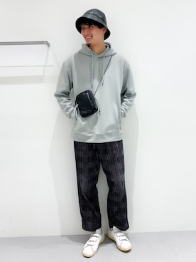 「LAKOLE（ラコレ）のアイテム（パーカー）」を使った、Takuさん（メンズ・180cm）の冬コーディネート