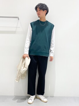 「LAKOLE（ラコレ）のアイテム（ベスト）」を使った、Takuさん（メンズ・180cm）の冬コーディネート