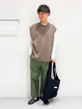 「LAKOLE（ラコレ）のアイテム（ベスト）」を使った、Takuさん（メンズ・180cm）の冬コーディネート