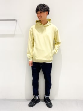 「LAKOLE（ラコレ）のアイテム（パーカー）」を使った、Takuさん（メンズ・180cm）の冬コーディネート