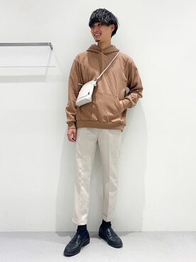 「LAKOLE（ラコレ）のアイテム（パーカー）」を使った、Takuさん（メンズ・180cm）の春コーディネート