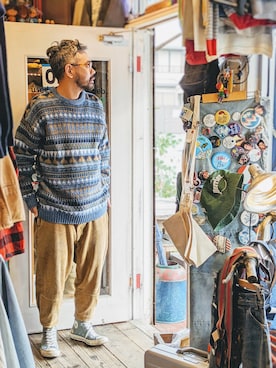 「Eddie Bauer（エディーバウアー）のアイテム（ニット/セーター）」を使った、ataco garageさん（メンズ・173cm）の秋コーディネート