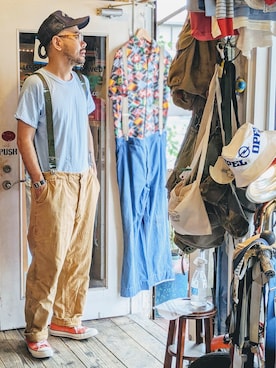 「ワークパンツ」｜「アイテム（カーゴパンツ、ブラウン系）」を使った、ataco garageさん（メンズ・173cm）の夏コーディネート