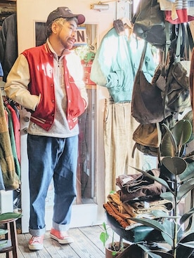 「アイテム（スタジャン、レッド系）」を使った、ataco garageさん（メンズ・173cm）の冬コーディネート