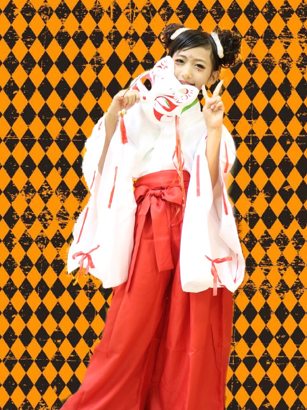 「wearhalloween2019、巫女、狐面、コスプレ、ハロウィン」｜「K-SHOPのアイテム（浴衣、レッド系）」を使った、あっちゃんさん（キッズ・133cm）の秋コーディネートの1枚目の写真