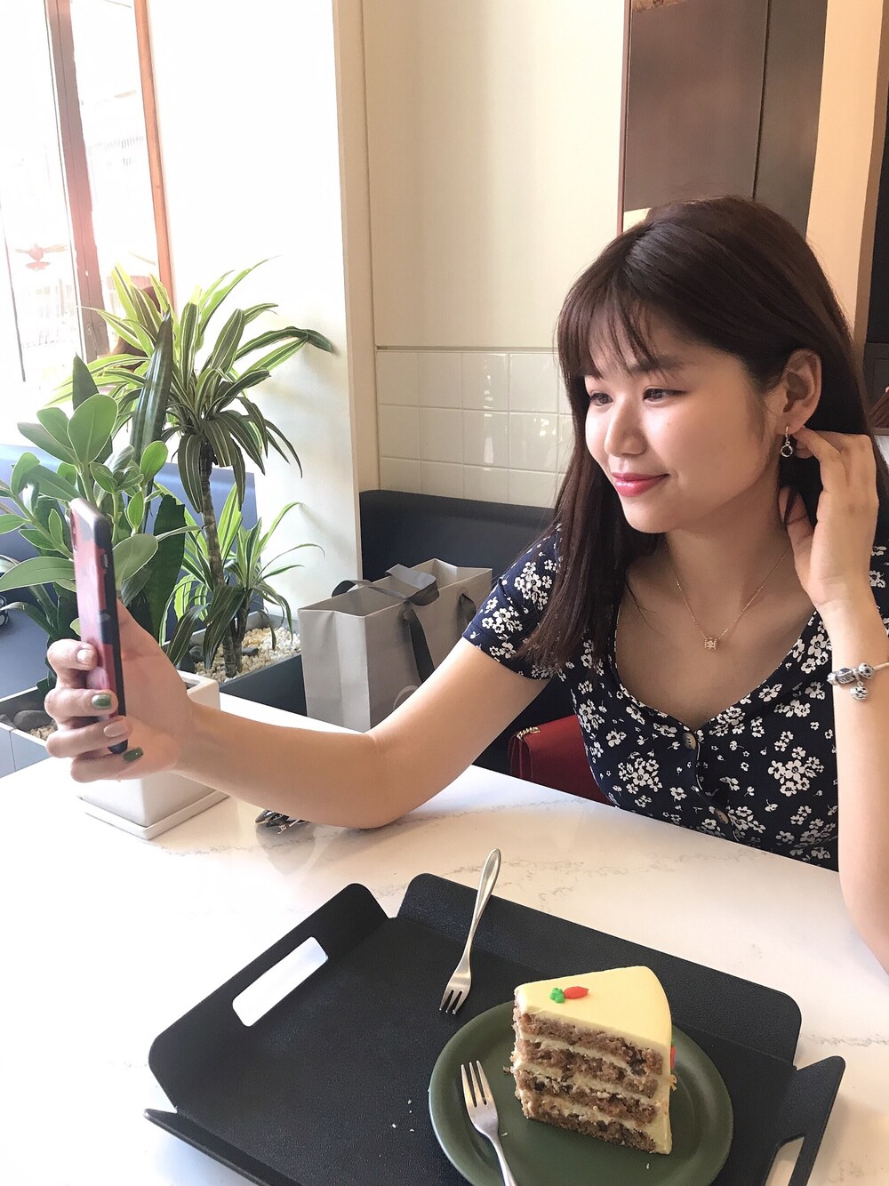 「ootd、夏、seoul、sinsadong」｜「ESPRITのアイテム（ワンピース、ブルー系）」を使った、hibabyamberさん（レディース・169cm）の夏コーディネートの1枚目の写真