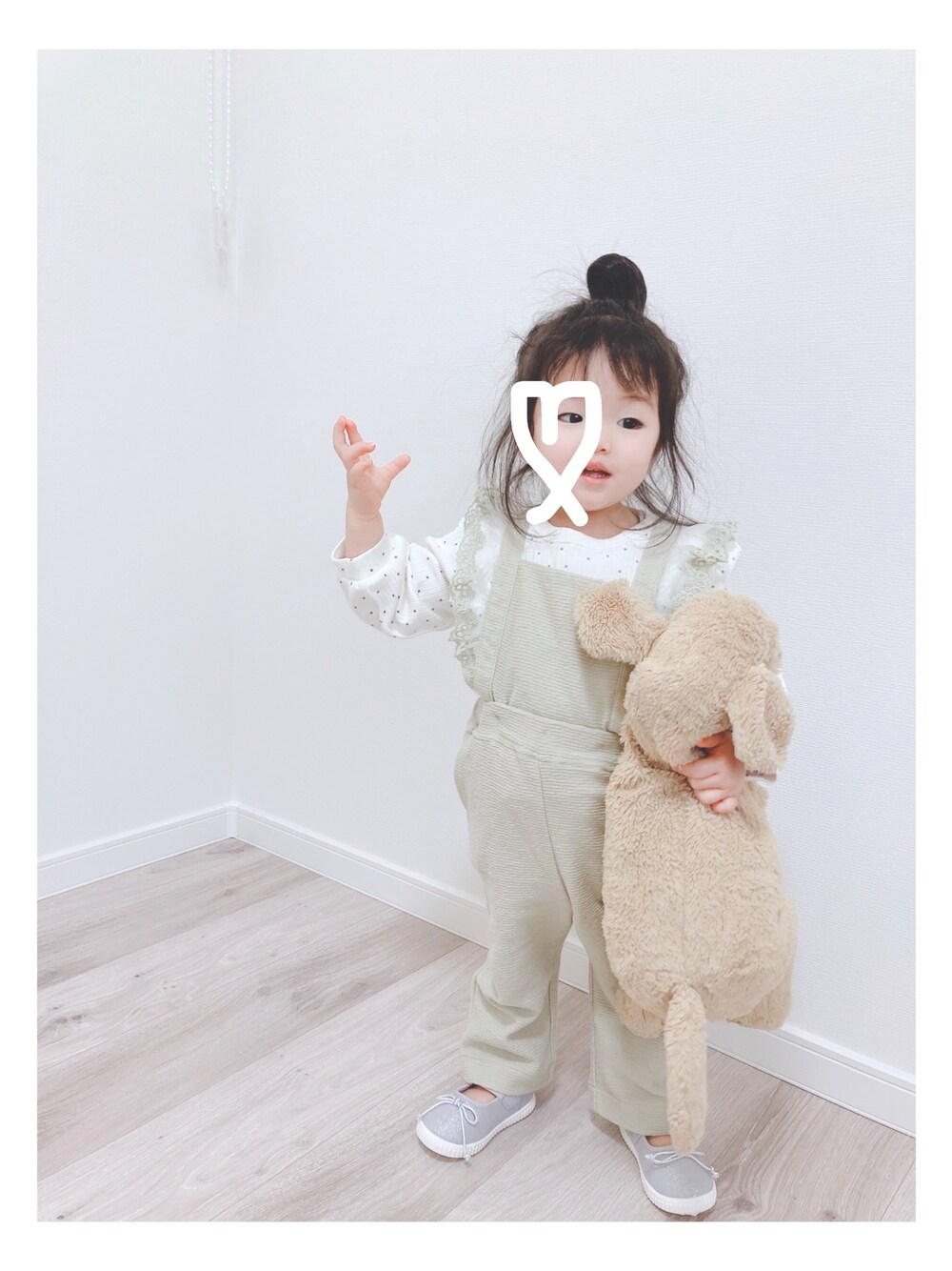 「春コーデ、おんなのこコーデ、お洒落さんとつながりたい、プティマイン、２歳児、petit main」｜「petit mainのアイテム（オールインワン・サロペット、グリーン系）」を使った、hono0216さん（キッズ・80cm）の冬コーディネートの1枚目の写真
