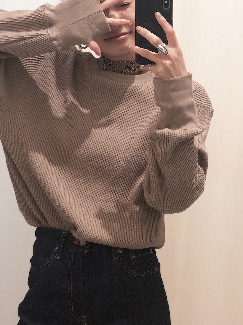 「モカ、ロンTee、カジュアル、カジュアルコーデ、ワッフルロンＴ、ワッフル」｜「UngridのワッフルルーズロングスリーブTee（Tシャツ/カットソー、ブラウン系）」を使った、あやさん（レディース・163cm）の夏コーディネートの1枚目の写真