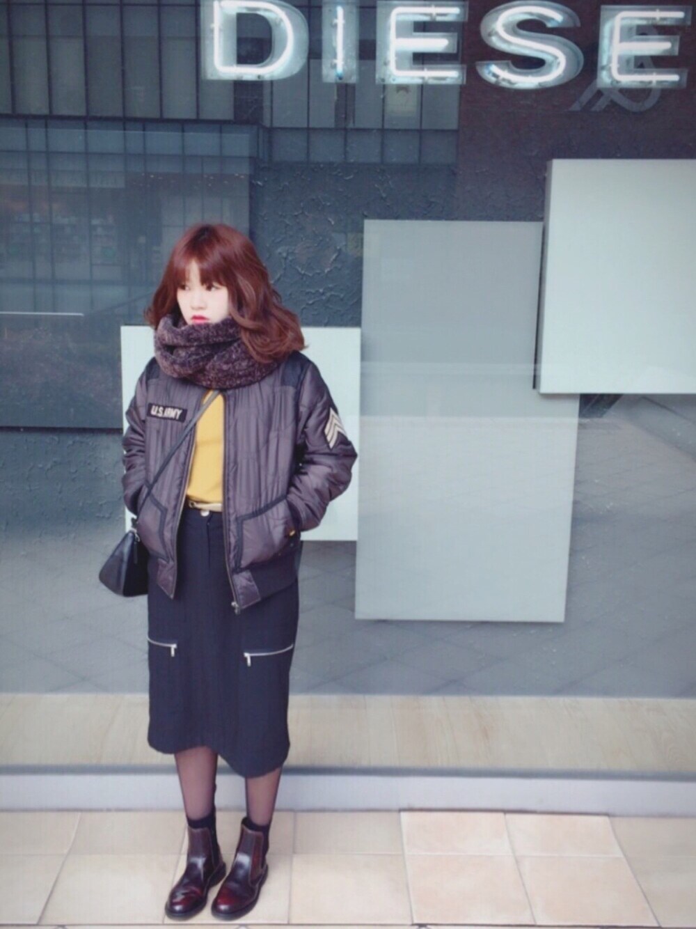 「カジュアルコーデ、オトナカジュアル、ラフ、ドクターマーチン、Dr.Martens、CELINE、冬、ブラック、カジュアル、シンプル」｜「ROSE BUDのアイテム（ブルゾン、ブラック系）」を使った、nachiさん（レディース・153cm）の冬コーディネートの1枚目の写真