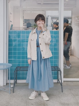 「サックスブルー」｜「アイテム（デニムジャケット）」を使った、Acardさん（レディース・155cm）の秋コーディネート