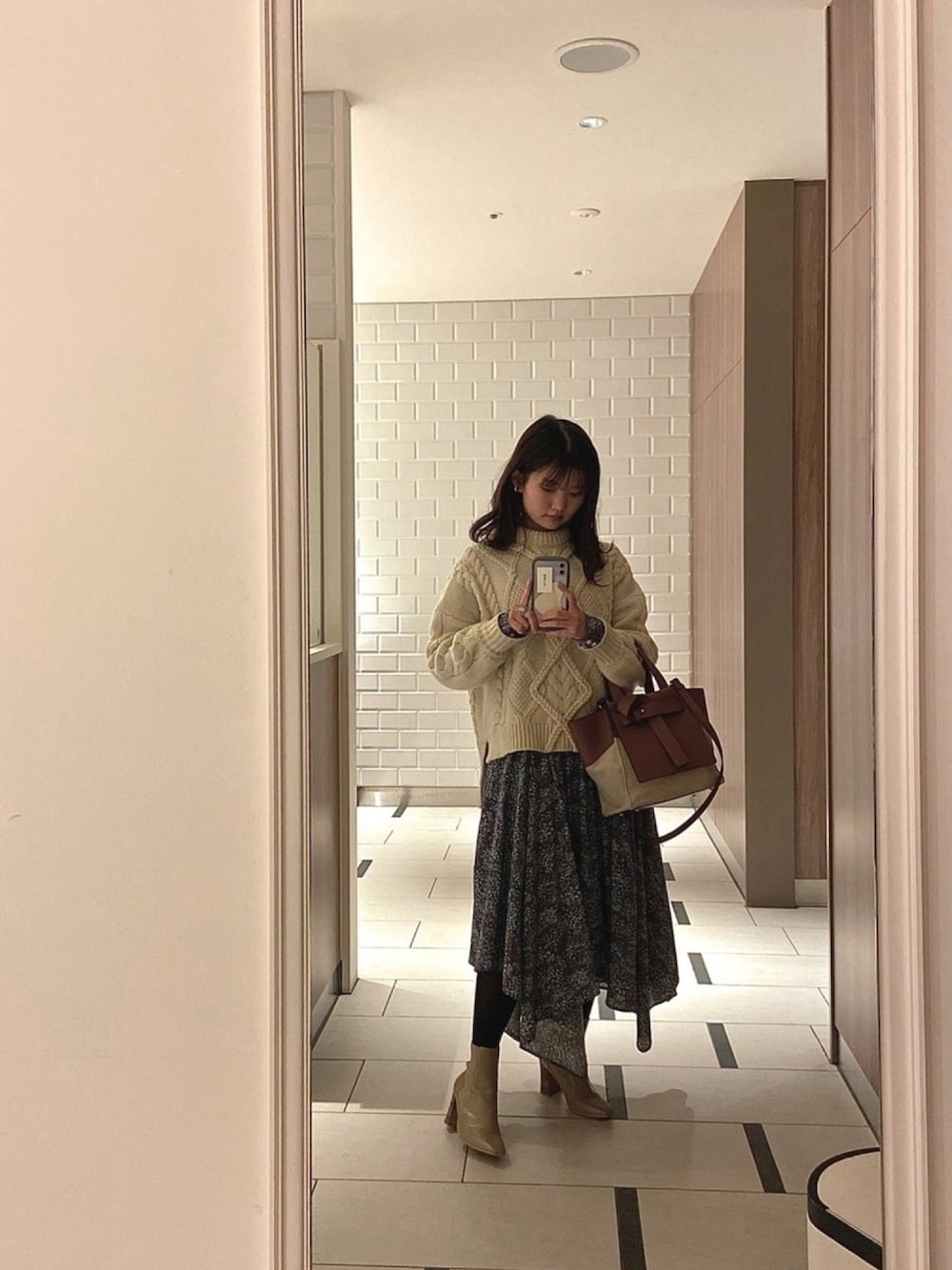 「ラクチンコーデ」｜「CLANEのARGYLE 3D KNIT TOPS（ニット/セーター、ホワイト系）」を使った、たんたんさん（レディース・155cm）の春コーディネートの1枚目の写真