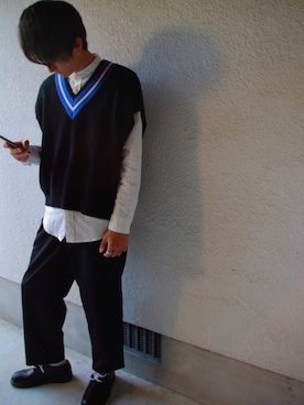 「HARE（ハレ）のチルデンショートニットベスト(HARE)（ニット/セーター、ブラック系）」を使った、ユウトさん（メンズ・178cm）の秋コーディネート