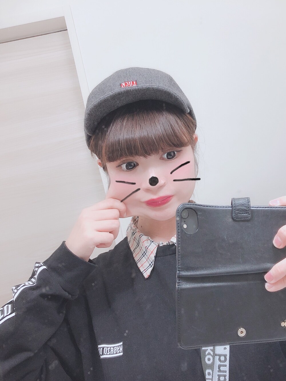 「GU、ニコアンド、おしゃれさんと繋がりたい」｜「niko and...のウールショートキャップ（キャップ、グレー系）」を使った、ねむさん（レディース・157cm）の冬コーディネートの1枚目の写真
