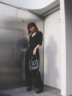 「アイテム（つなぎ/オールインワン）」を使った、LISA さん（レディース・160cm）の春コーディネート