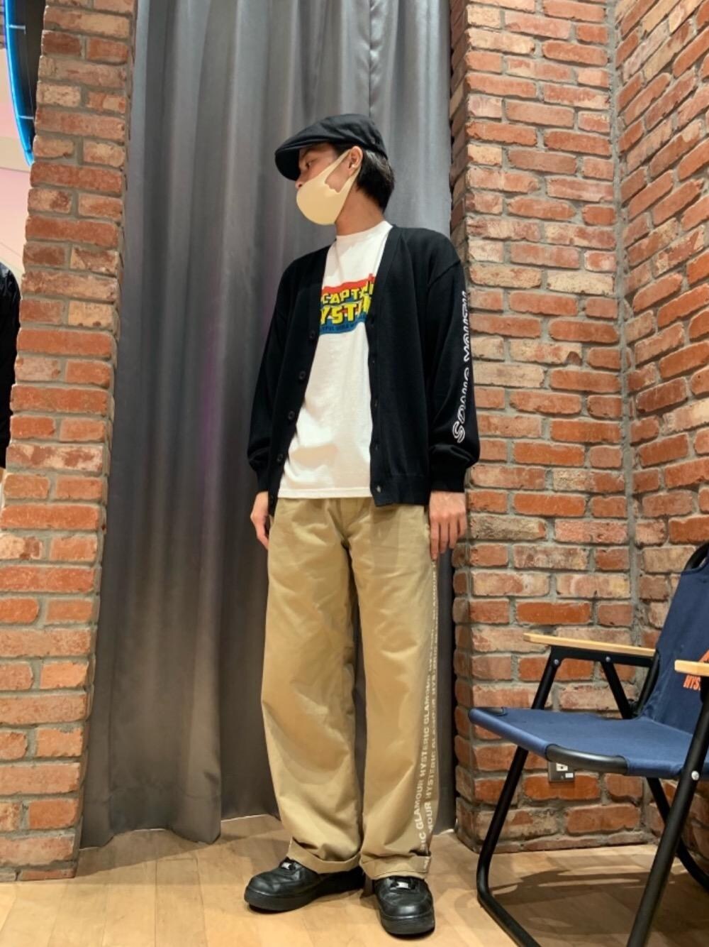 「Hysteric Glamour、シンプルコーデ、ラフコーデ、カジュアルコーデ、ヒステリックグラマー、アメカジコーデ、ロックコーデ、90'Sコーデ、70'sコーデ」｜「HYSTERIC GLAMOURのHG CONNECTED LOGO イージーパンツ（その他パンツ、ベージュ系）」を使った、Ririkiさん（メンズ・168cm）の秋コーディネートの1枚目の写真