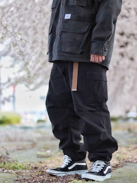 WTAPSのカーゴパンツ（ブラック系）を使った人気ファッション