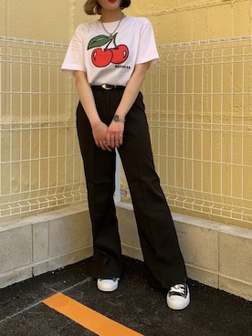 「ブラック×ホワイト」｜「アイテム（スラックス）」を使った、AYAVINさん（レディース・154cm）の春コーディネート
