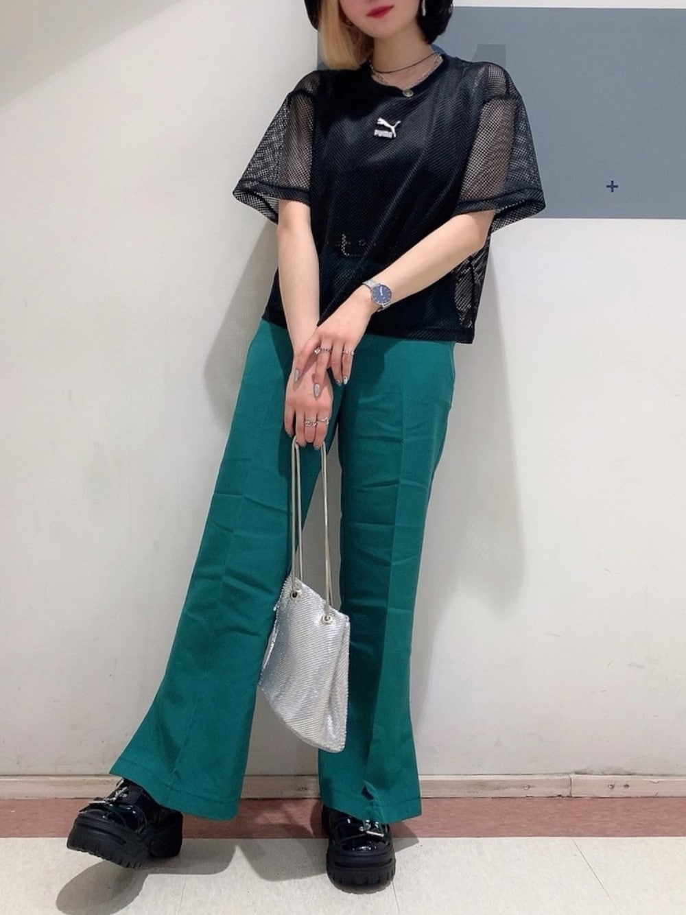 「プチプラ、WEGO、PUMA、メッシュ、カラーパンツ、クリアベルト、巾着バック、厚底サンダル、夏コーデ、ストリート」｜「PUMAの★∴WEGO/PUMA CLASSICSメッシュTシャツ（Tシャツ/カットソー、ブラック系）」を使った、AYAVINさん（レディース・154cm）の夏コーディネートの1枚目の写真