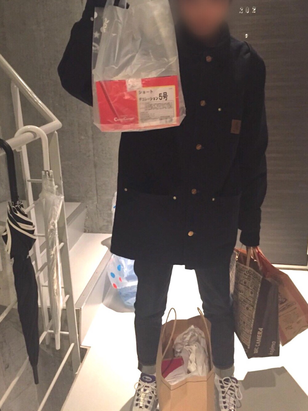 「ootd、BEDWIN & THE HEARTBREAKERS、carhartt、NIKE、NIKE AIR MAX」｜「CarharttのMICHIGAN CHORE COAT - Navy（ジャケット/アウター、ブルー系）」を使った、がきこさん（レディース・162cm）の冬コーディネートの1枚目の写真