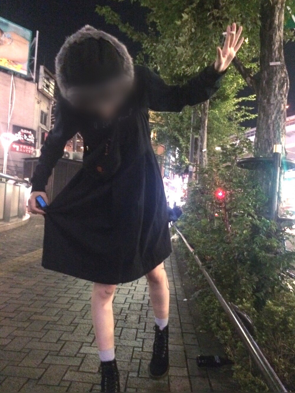 「ootd、BEDWIN & THE HEARTBREAKERS、A.P.C.、Dr.Martens、NEW ERA、polar」｜「A.P.C.のアイテム（ワンピース、ブラック系）」を使った、がきこさん（レディース・162cm）の冬コーディネートの1枚目の写真