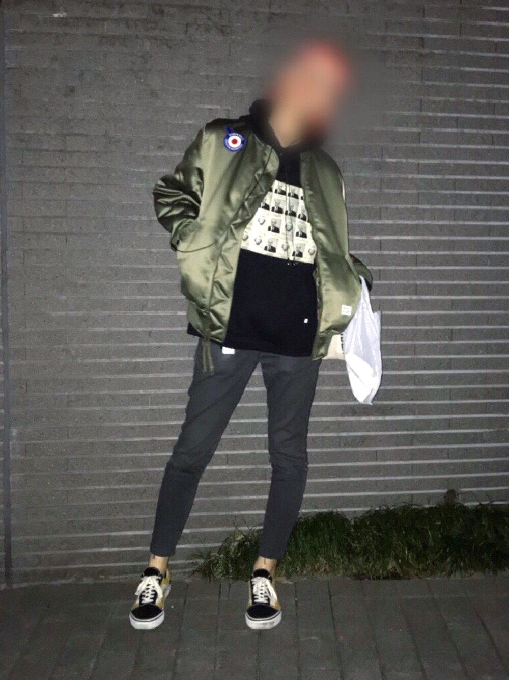 「VANS、ootd、BEDWIN & THE HEARTBREAKERS、Dickies、Richardson」｜「RICHARDSONのRICHARDSON MUM&DAD HOODIE（パーカー、ブラック系）」を使った、がきこさん（レディース・162cm）の春コーディネートの1枚目の写真